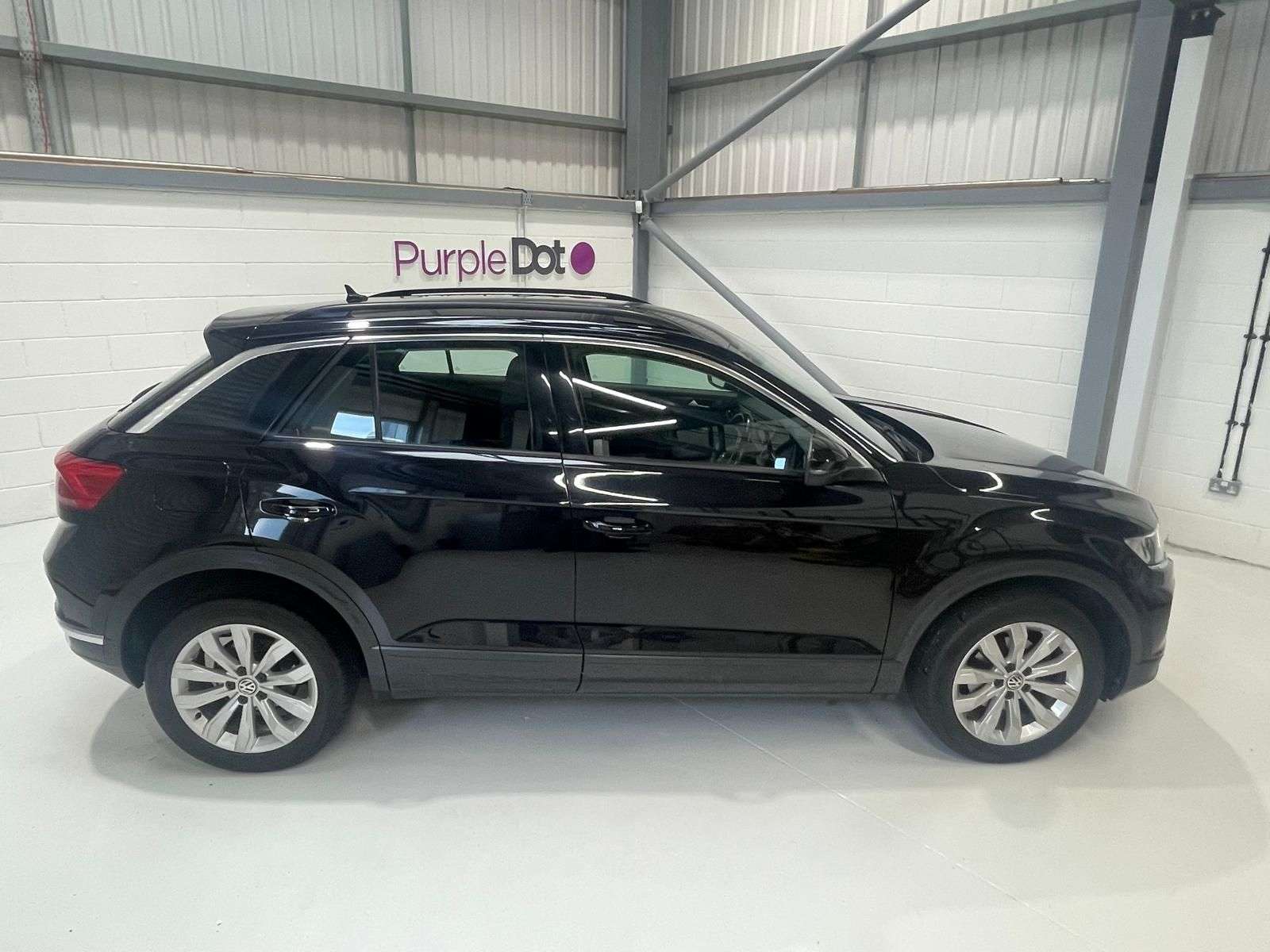 A 2019 VOLKSWAGEN T-ROC 1.5L SE TSi Evo SUV 5dr Petrol Manual Euro 6 (148 bhp) A 2019 VOLKSWAGEN T-ROC 1.5L SE TSi Evo SUV 5dr Petrol Manual Euro 6 (148 bhp)