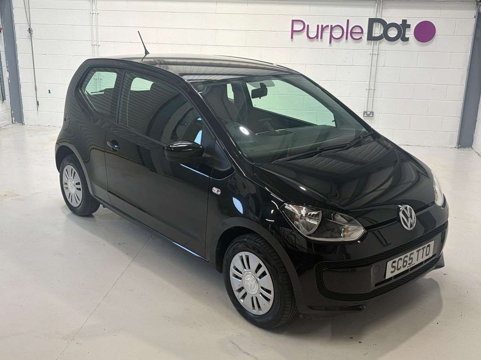 A 2015 VOLKSWAGEN UP! 1.0 Move up! Hatchback 3dr Petrol Manual Euro 6 (60 ps) A 2015 VOLKSWAGEN UP! 1.0 Move up! Hatchback 3dr Petrol Manual Euro 6 (60 ps)