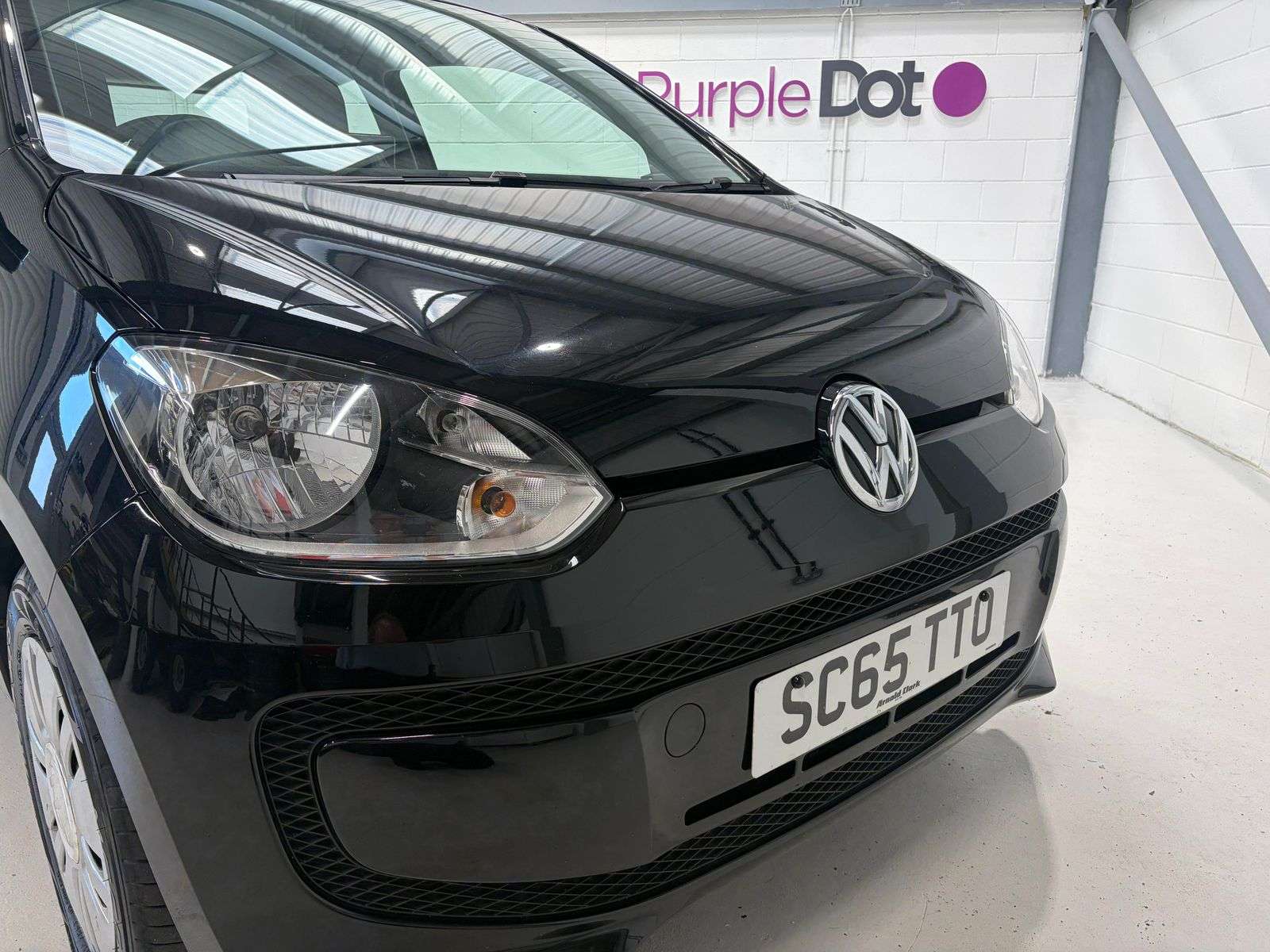 A 2015 VOLKSWAGEN UP! 1.0 Move up! Hatchback 3dr Petrol Manual Euro 6 (60 ps) A 2015 VOLKSWAGEN UP! 1.0 Move up! Hatchback 3dr Petrol Manual Euro 6 (60 ps)