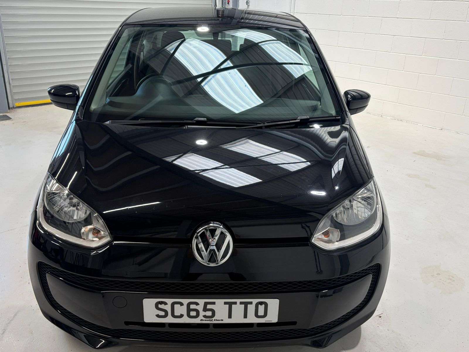 A 2015 VOLKSWAGEN UP! 1.0 Move up! Hatchback 3dr Petrol Manual Euro 6 (60 ps) A 2015 VOLKSWAGEN UP! 1.0 Move up! Hatchback 3dr Petrol Manual Euro 6 (60 ps)