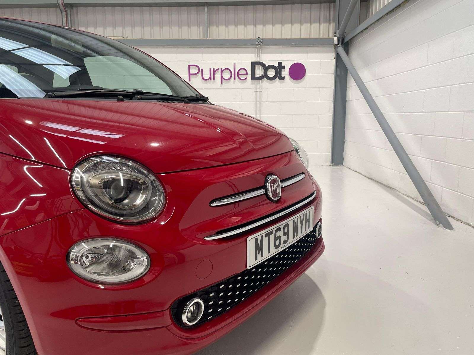 A 2019 FIAT 500 1.2L Lounge Hatchback 3dr Petrol Manual Euro 6 (68 bhp) A 2019 FIAT 500 1.2L Lounge Hatchback 3dr Petrol Manual Euro 6 (68 bhp)