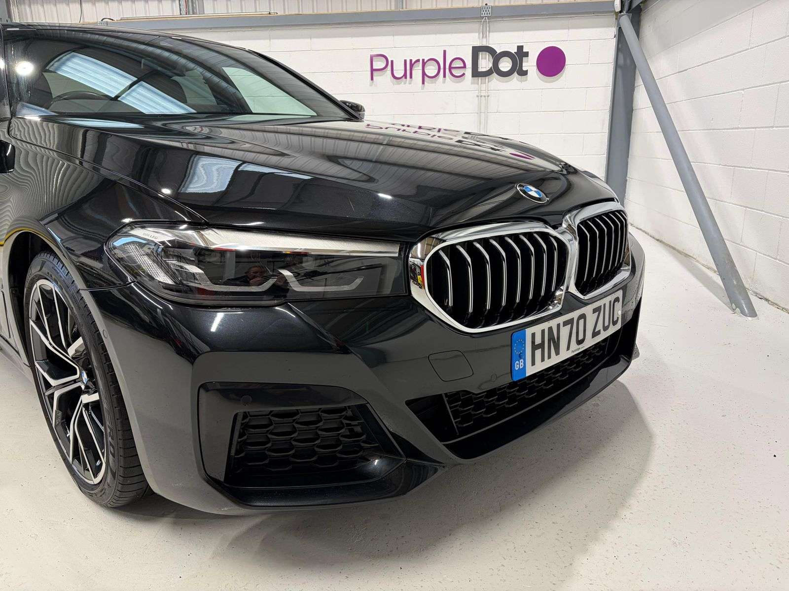 A 2020 BMW 5 SERIES 2.0 520d MHT M Sport Saloon 4dr Diesel Hybrid Steptronic Euro 6 (s/s) (190 ps) A 2020 BMW 5 SERIES 2.0 520d MHT M Sport Saloon 4dr Diesel Hybrid Steptronic Euro 6 (s/s) (190 ps)