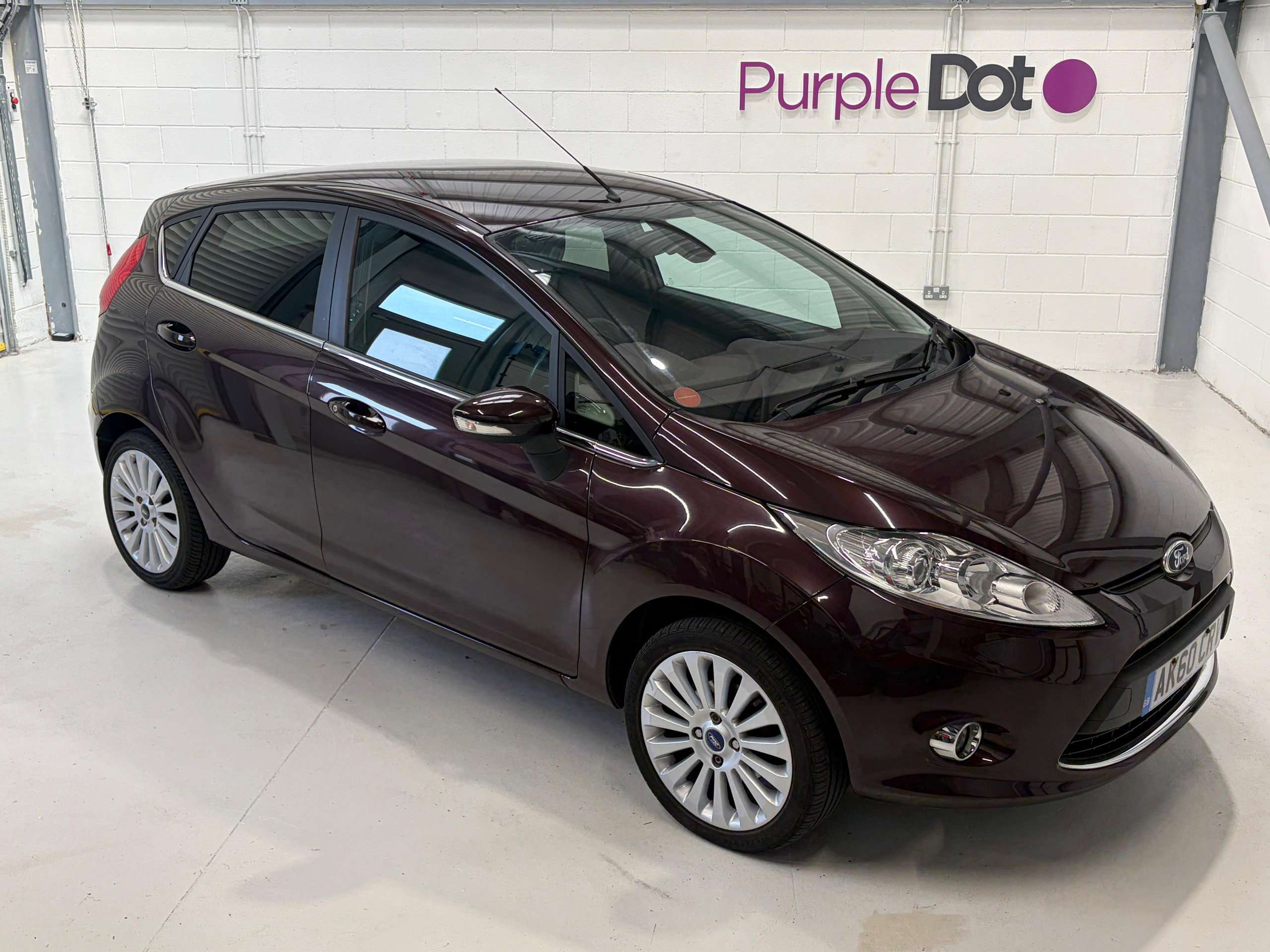 A 2010 FORD FIESTA 1.6 TDCi DPF Titanium Hatchback 5dr Diesel Manual (107 g/km, 94 bhp) A 2010 FORD FIESTA 1.6 TDCi DPF Titanium Hatchback 5dr Diesel Manual (107 g/km, 94 bhp)