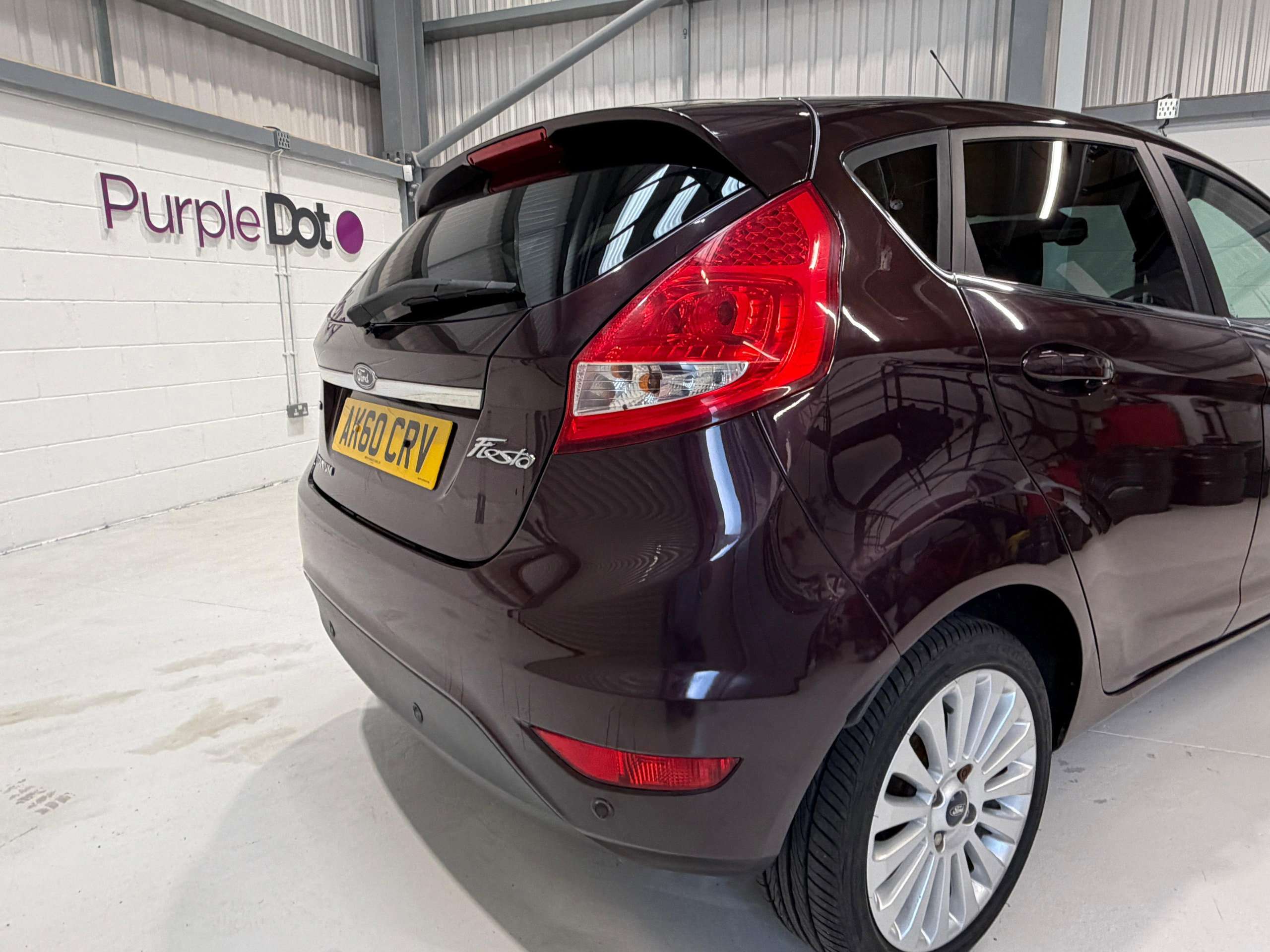 A 2010 FORD FIESTA 1.6 TDCi DPF Titanium Hatchback 5dr Diesel Manual (107 g/km, 94 bhp) A 2010 FORD FIESTA 1.6 TDCi DPF Titanium Hatchback 5dr Diesel Manual (107 g/km, 94 bhp)
