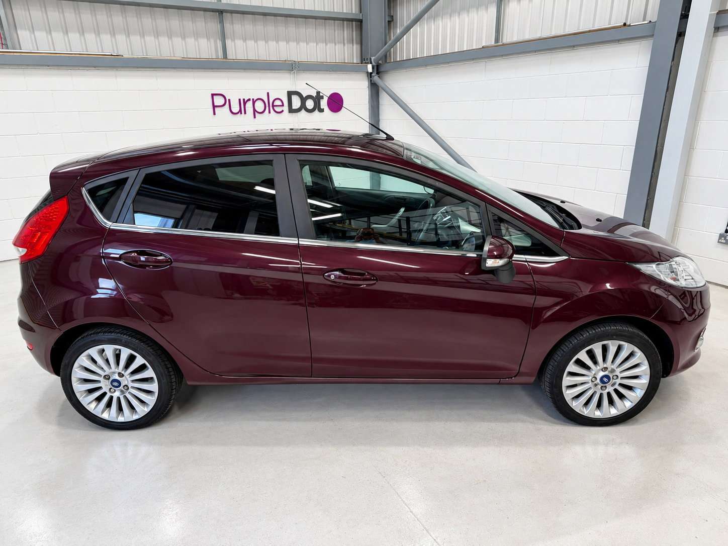 A 2010 FORD FIESTA 1.6 TDCi DPF Titanium Hatchback 5dr Diesel Manual (107 g/km, 94 bhp) A 2010 FORD FIESTA 1.6 TDCi DPF Titanium Hatchback 5dr Diesel Manual (107 g/km, 94 bhp)