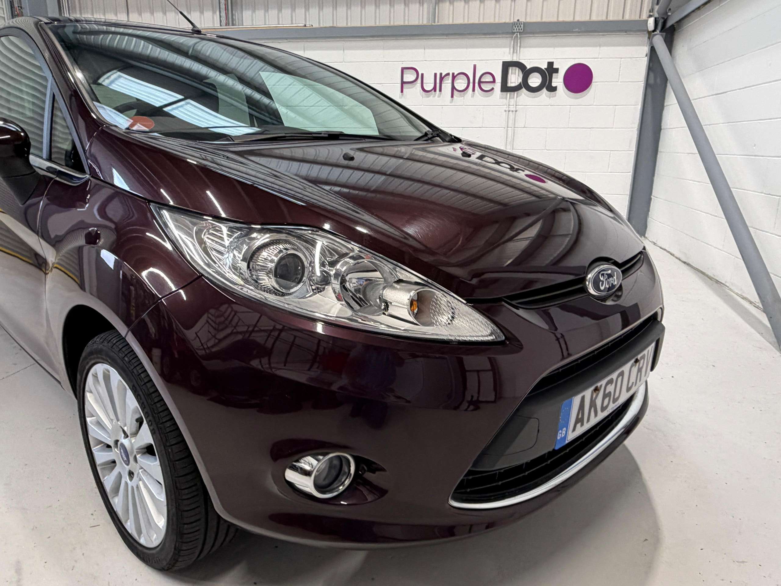 A 2010 FORD FIESTA 1.6 TDCi DPF Titanium Hatchback 5dr Diesel Manual (107 g/km, 94 bhp) A 2010 FORD FIESTA 1.6 TDCi DPF Titanium Hatchback 5dr Diesel Manual (107 g/km, 94 bhp)