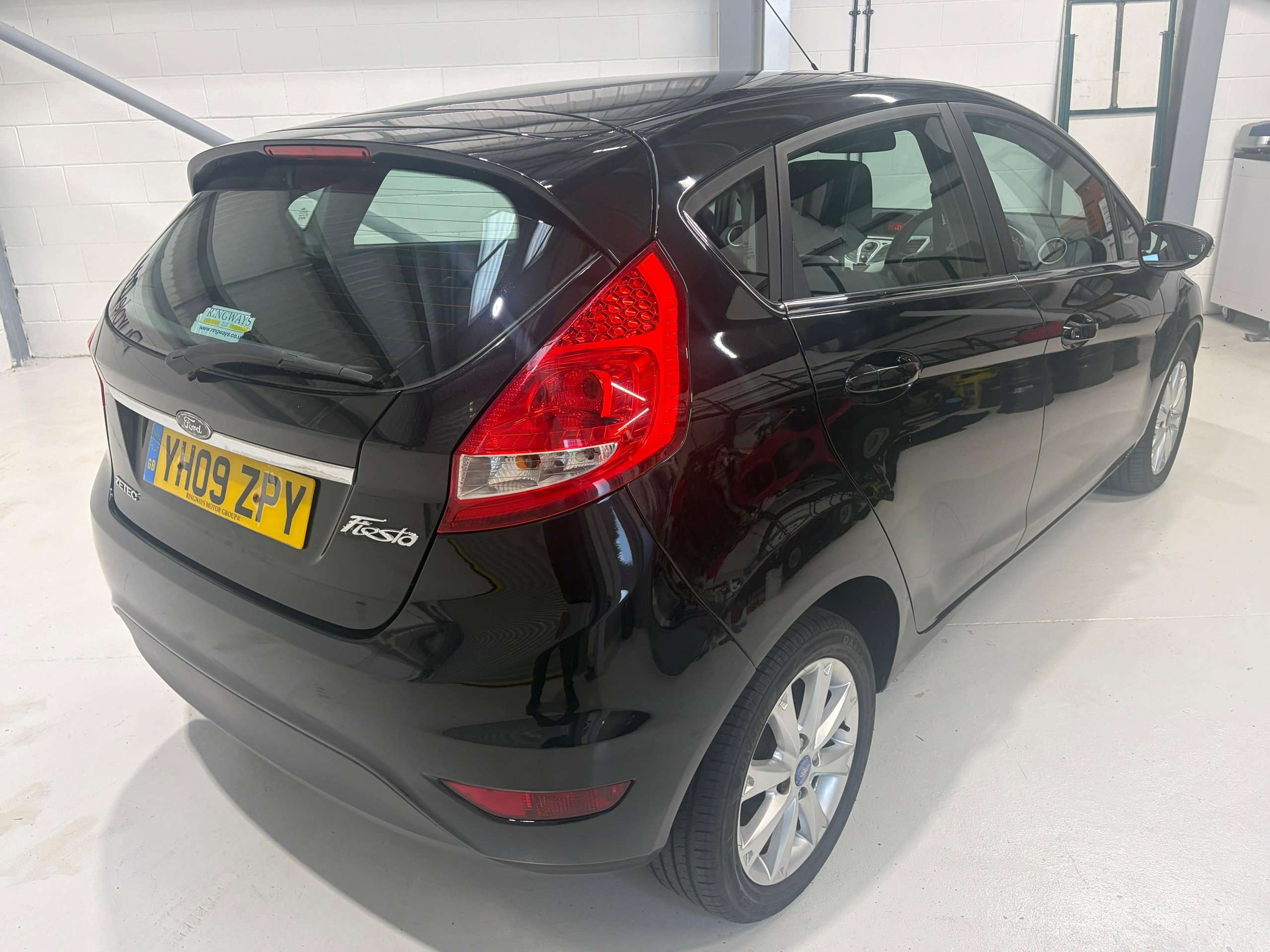 A 2009 FORD FIESTA 1.4 Zetec Hatchback 5dr Petrol Manual (133 g/km, 94 bhp) A 2009 FORD FIESTA 1.4 Zetec Hatchback 5dr Petrol Manual (133 g/km, 94 bhp)