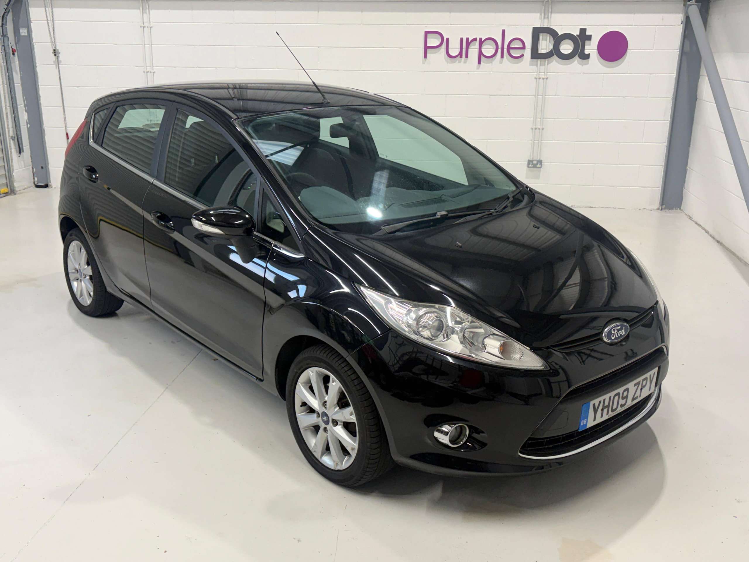 A 2009 FORD FIESTA 1.4 Zetec Hatchback 5dr Petrol Manual (133 g/km, 94 bhp) A 2009 FORD FIESTA 1.4 Zetec Hatchback 5dr Petrol Manual (133 g/km, 94 bhp)