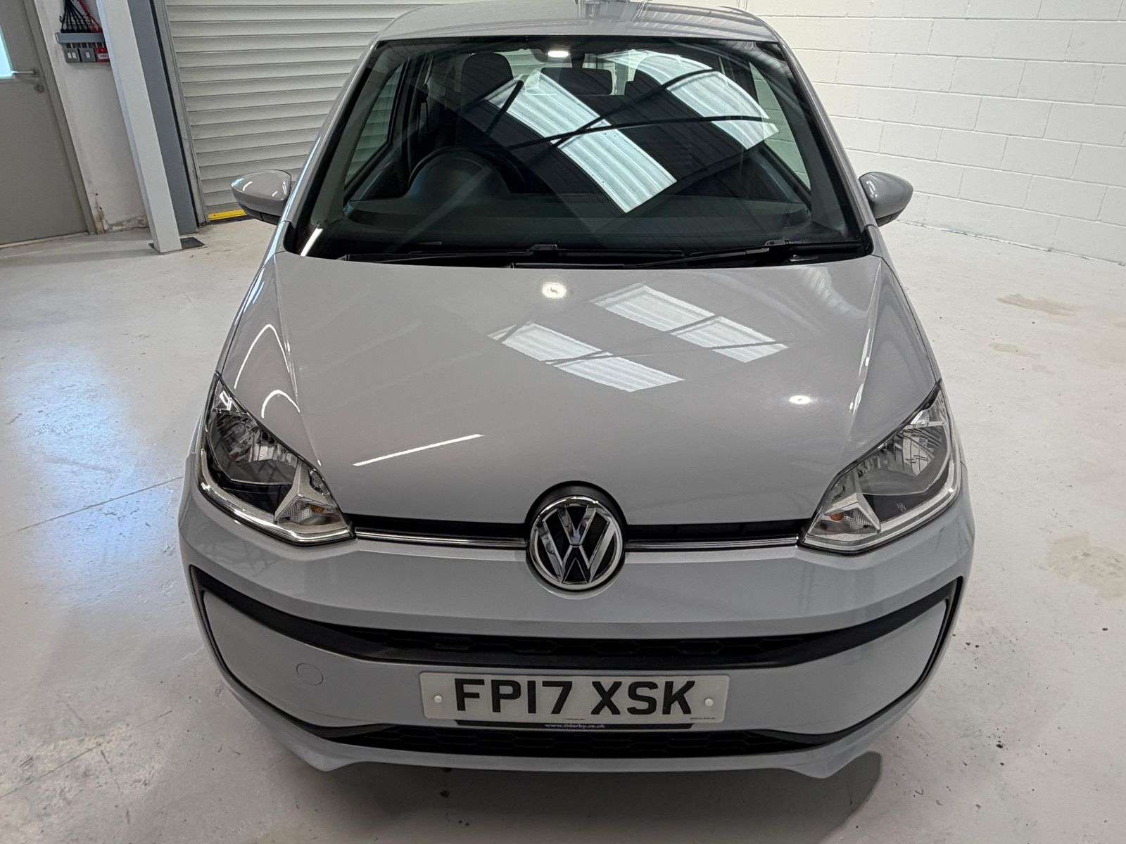 A 2017 VOLKSWAGEN UP! 1.0 BlueMotion Tech Move up! Hatchback 3dr Petrol Manual Euro 6 (s/s) (60 ps) A 2017 VOLKSWAGEN UP! 1.0 BlueMotion Tech Move up! Hatchback 3dr Petrol Manual Euro 6 (s/s) (60 ps)