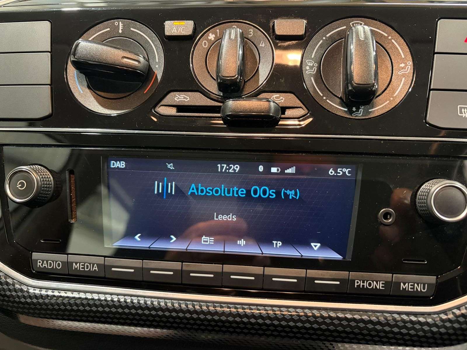 2017 VOLKSWAGEN UP! 2017 VOLKSWAGEN UP!