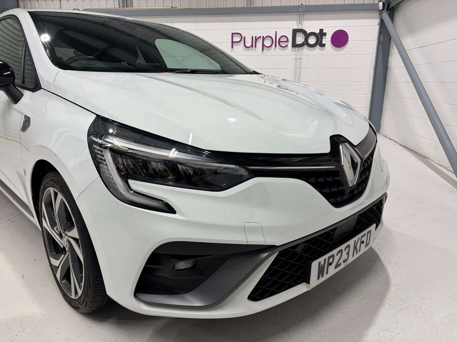 A 2023 RENAULT CLIO 1.0 TCe RS Line Hatchback 5dr Petrol Manual Euro 6 (s/s) (90 ps) A 2023 RENAULT CLIO 1.0 TCe RS Line Hatchback 5dr Petrol Manual Euro 6 (s/s) (90 ps)