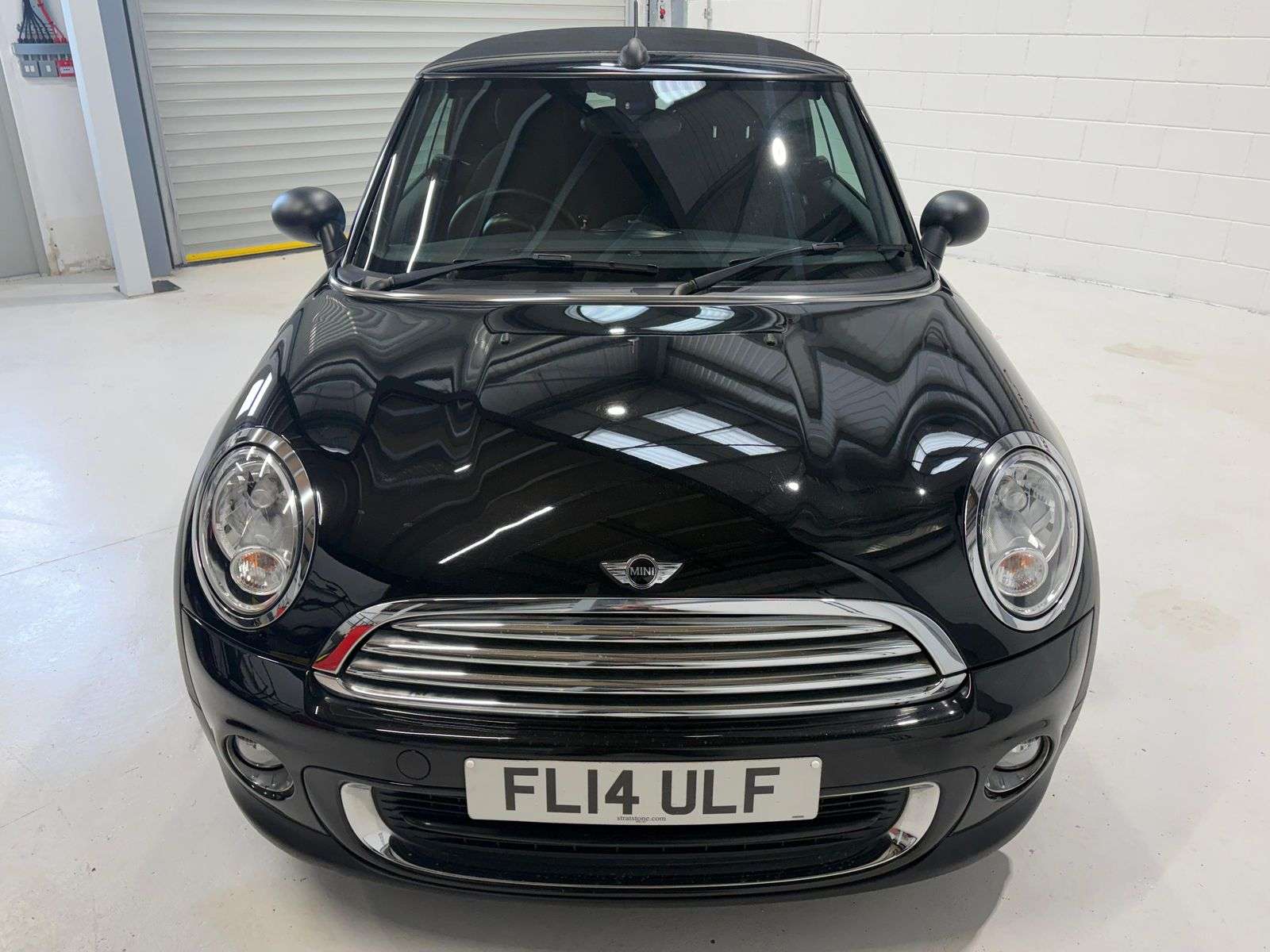 A 2014 MINI CONVERTIBLE 1.6 One Convertible 2dr Petrol Auto Euro 6 (98 ps) A 2014 MINI CONVERTIBLE 1.6 One Convertible 2dr Petrol Auto Euro 6 (98 ps)
