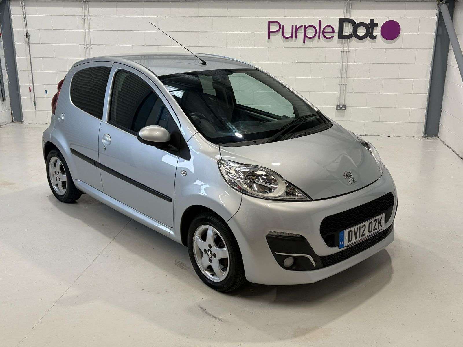 A 2012 PEUGEOT 107 1.0 12V Allure Hatchback 5dr Petrol Manual Euro 5 (68 ps) A 2012 PEUGEOT 107 1.0 12V Allure Hatchback 5dr Petrol Manual Euro 5 (68 ps)