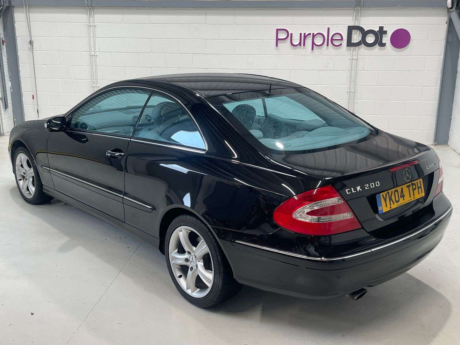 A 2004 MERCEDES CLK 1.8L 200 Kompressor AvantGarde Auto Coupe 2dr Petrol Automatic Euro 3 (163 bhp) A 2004 MERCEDES CLK 1.8L 200 Kompressor AvantGarde Auto Coupe 2dr Petrol Automatic Euro 3 (163 bhp)
