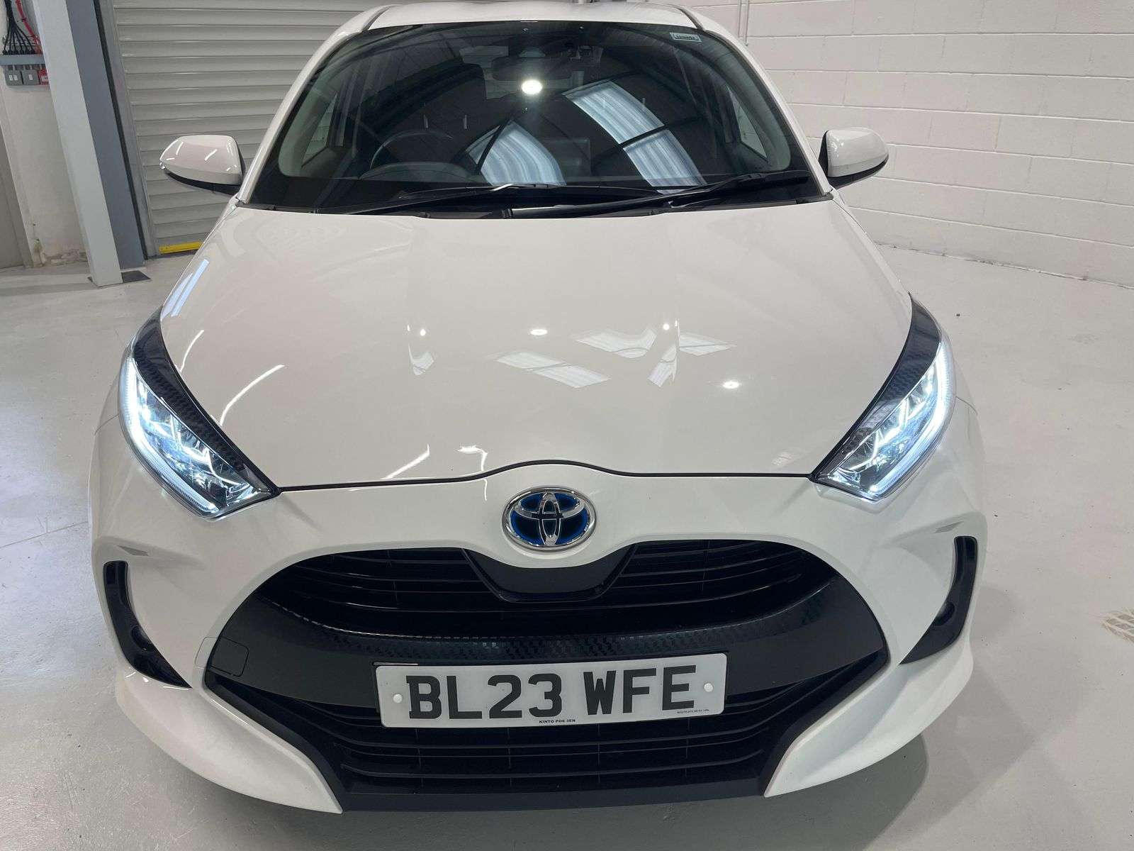 A 2023 TOYOTA YARIS 1.5L Design HEV CVT Hatchback 5dr Hybrid Automatic Euro 6 (114 bhp) A 2023 TOYOTA YARIS 1.5L Design HEV CVT Hatchback 5dr Hybrid Automatic Euro 6 (114 bhp)