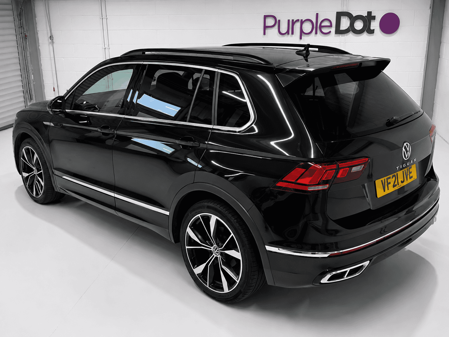 A 2021 VOLKSWAGEN TIGUAN 1.5L R-Line TSi Semi-Auto SUV 5dr Petrol Semi Automatic Euro 6 (148 bhp) A 2021 VOLKSWAGEN TIGUAN 1.5L R-Line TSi Semi-Auto SUV 5dr Petrol Semi Automatic Euro 6 (148 bhp)