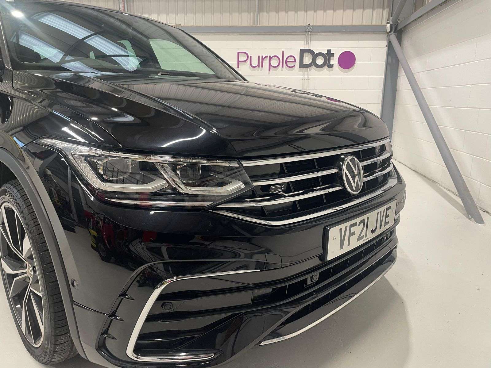 A 2021 VOLKSWAGEN TIGUAN 1.5L R-Line TSi Semi-Auto SUV 5dr Petrol Semi Automatic Euro 6 (148 bhp) A 2021 VOLKSWAGEN TIGUAN 1.5L R-Line TSi Semi-Auto SUV 5dr Petrol Semi Automatic Euro 6 (148 bhp)