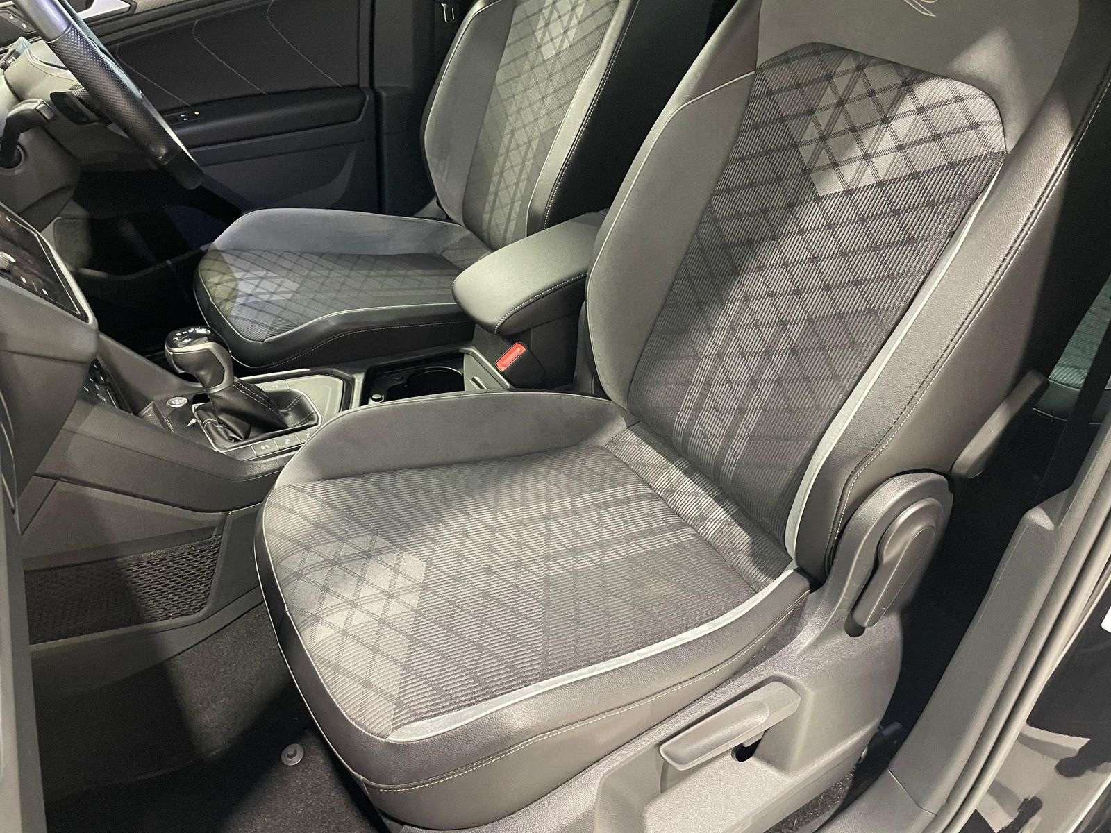 2021 VOLKSWAGEN TIGUAN 2021 VOLKSWAGEN TIGUAN