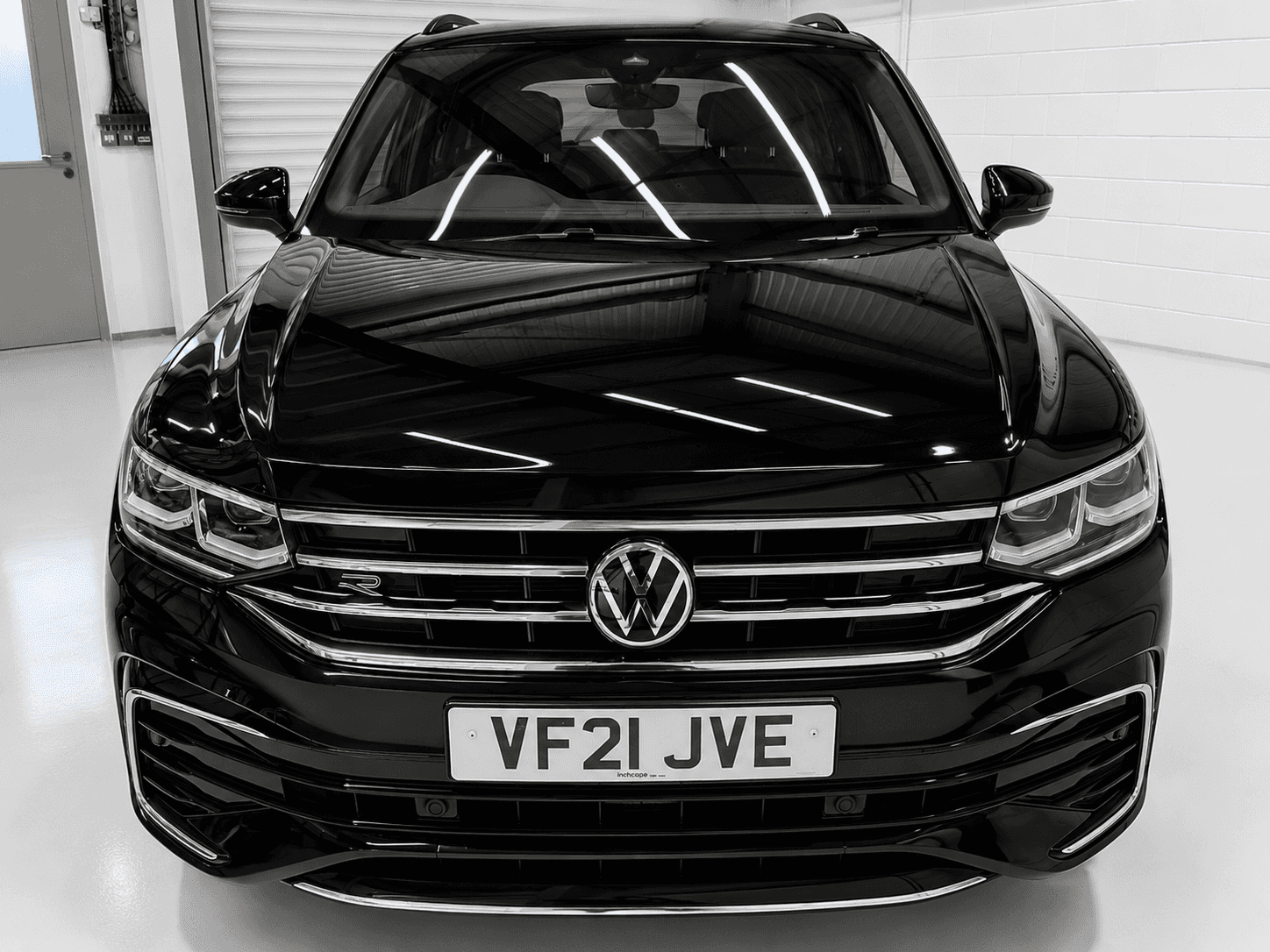 A 2021 VOLKSWAGEN TIGUAN 1.5L R-Line TSi Semi-Auto SUV 5dr Petrol Semi Automatic Euro 6 (148 bhp) A 2021 VOLKSWAGEN TIGUAN 1.5L R-Line TSi Semi-Auto SUV 5dr Petrol Semi Automatic Euro 6 (148 bhp)