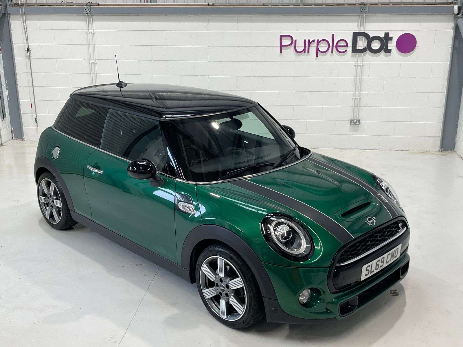A 2019 MINI HATCH 2.0L 60 Years Edition Auto Hatchback 3dr Petrol Automatic Euro 6 (189 bhp) A 2019 MINI HATCH 2.0L 60 Years Edition Auto Hatchback 3dr Petrol Automatic Euro 6 (189 bhp)