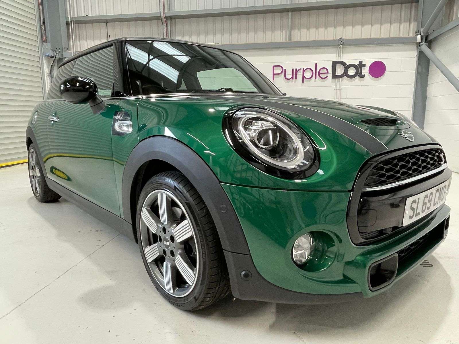 A 2019 MINI HATCH 2.0L 60 Years Edition Auto Hatchback 3dr Petrol Automatic Euro 6 (189 bhp) A 2019 MINI HATCH 2.0L 60 Years Edition Auto Hatchback 3dr Petrol Automatic Euro 6 (189 bhp)