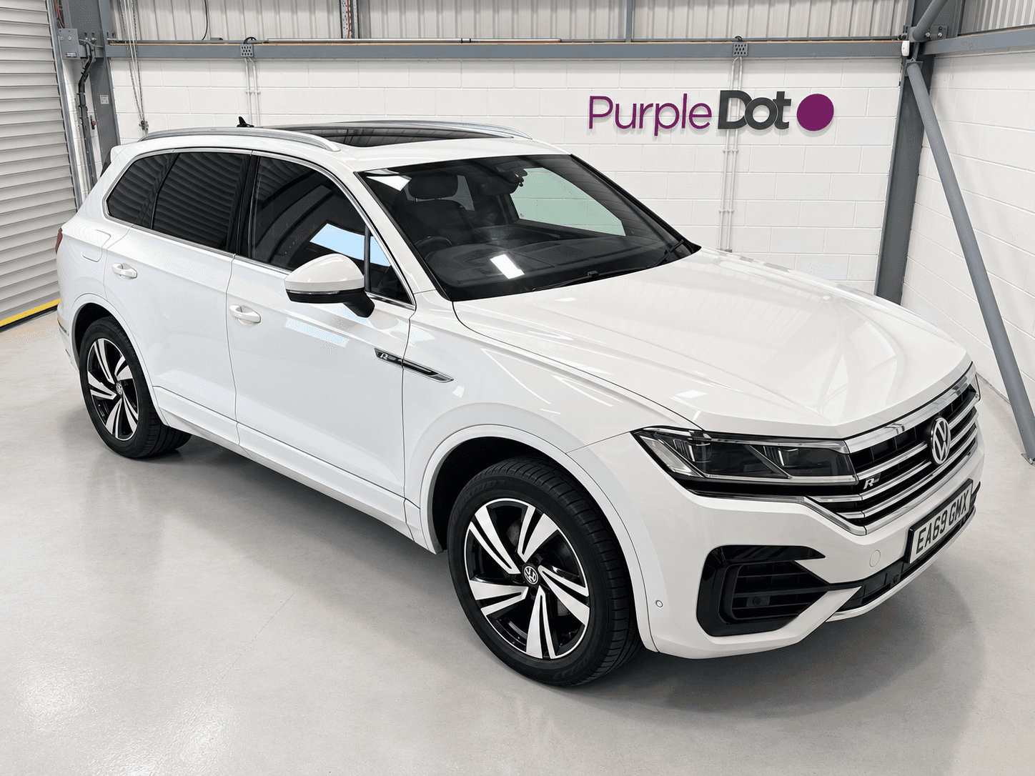 A 2019 VOLKSWAGEN TOUAREG 3.0 TDI V6 R-Line Tech SUV 5dr Diesel Tiptronic 4Motion Euro 6 (s/s) (286 ps) A 2019 VOLKSWAGEN TOUAREG 3.0 TDI V6 R-Line Tech SUV 5dr Diesel Tiptronic 4Motion Euro 6 (s/s) (286 ps)