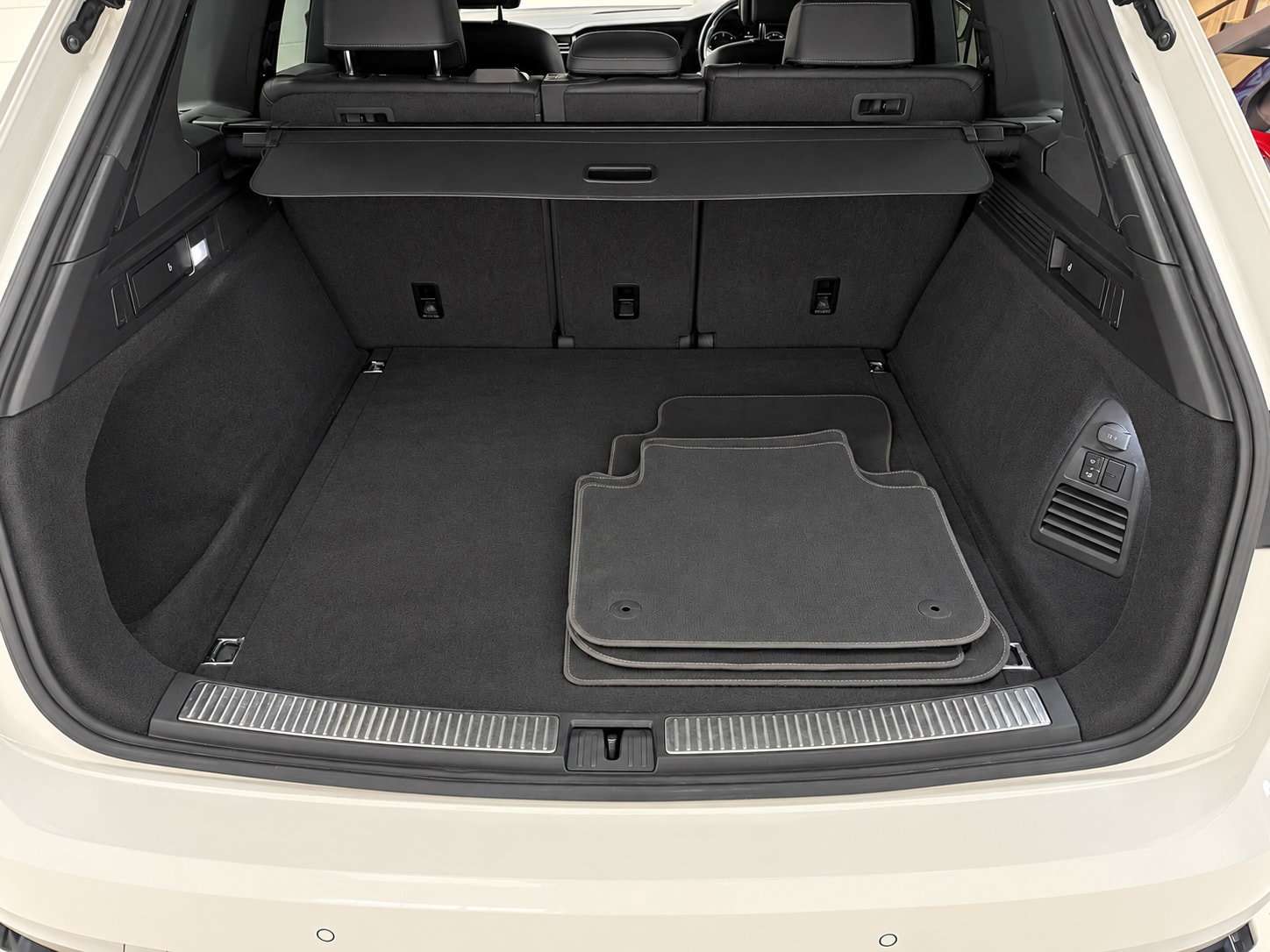 2019 VOLKSWAGEN TOUAREG 2019 VOLKSWAGEN TOUAREG