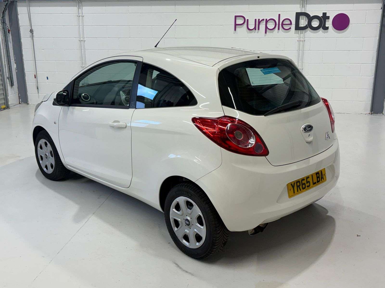A 2015 FORD KA 1.2 Edge Hatchback 3dr Petrol Manual Euro 5 (s/s) (69 ps) A 2015 FORD KA 1.2 Edge Hatchback 3dr Petrol Manual Euro 5 (s/s) (69 ps)