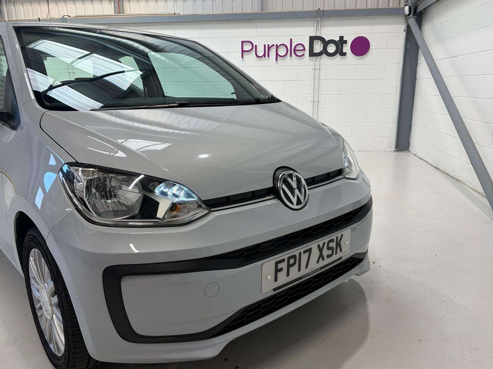 A 2017 VOLKSWAGEN UP! 1.0 BlueMotion Tech Move up! Hatchback 3dr Petrol Manual Euro 6 (s/s) (60 ps) A 2017 VOLKSWAGEN UP! 1.0 BlueMotion Tech Move up! Hatchback 3dr Petrol Manual Euro 6 (s/s) (60 ps)