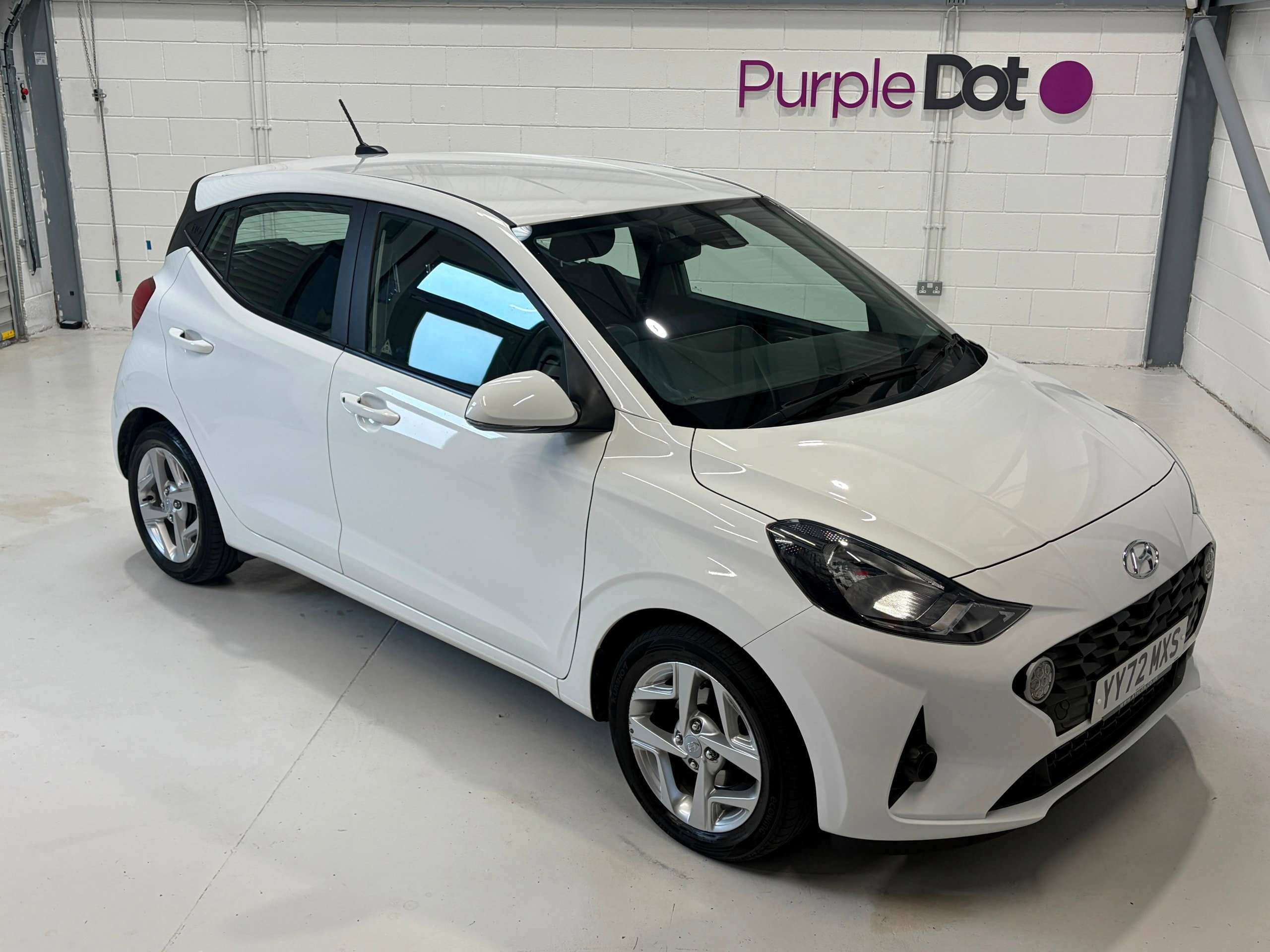 A 2023 HYUNDAI I10 1.0 SE Connect Hatchback 5dr Petrol Manual Euro 6 (s/s) (67 ps) A 2023 HYUNDAI I10 1.0 SE Connect Hatchback 5dr Petrol Manual Euro 6 (s/s) (67 ps)