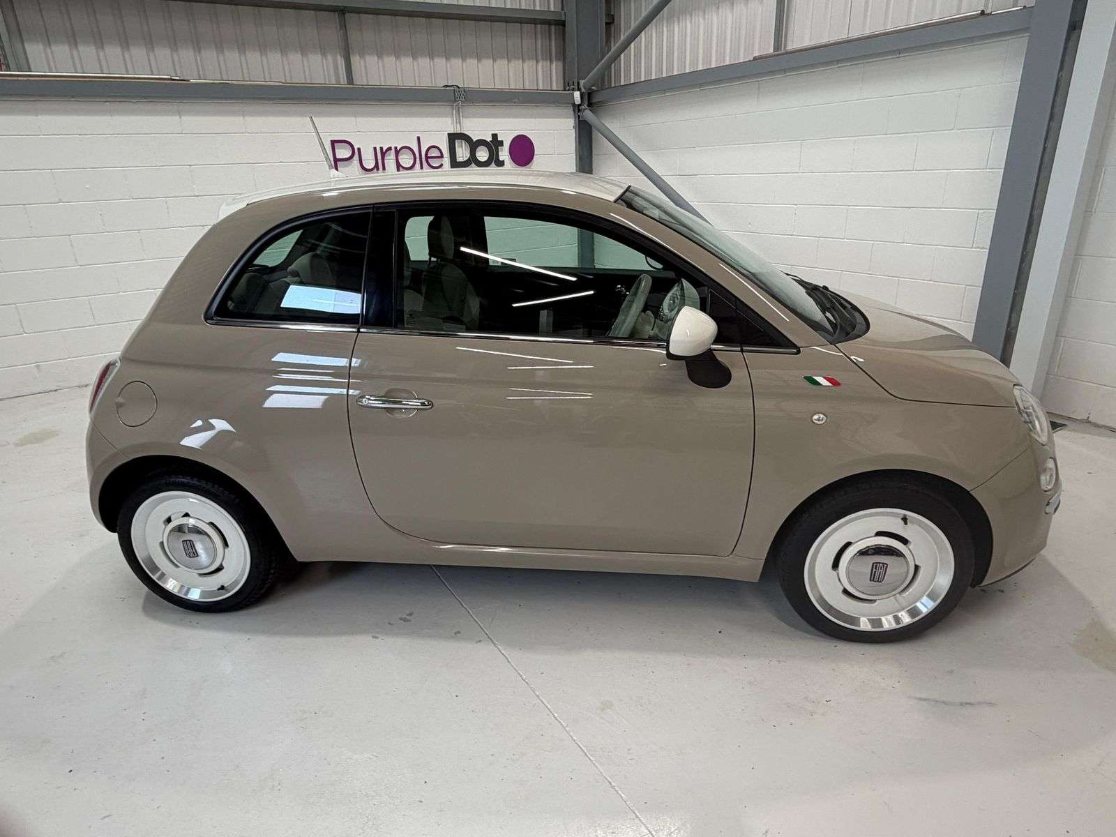 A 2015 FIAT 500 1.2 Vintage 57 Hatchback 3dr Petrol Manual Euro 6 (s/s) (69 bhp) A 2015 FIAT 500 1.2 Vintage 57 Hatchback 3dr Petrol Manual Euro 6 (s/s) (69 bhp)
