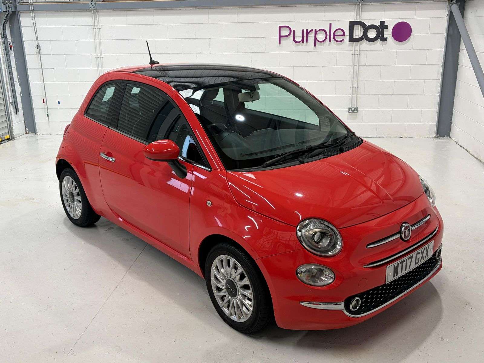 A 2017 FIAT 500 1.2 Lounge Hatchback 3dr Petrol Manual Euro 6 (s/s) (69 bhp) A 2017 FIAT 500 1.2 Lounge Hatchback 3dr Petrol Manual Euro 6 (s/s) (69 bhp)