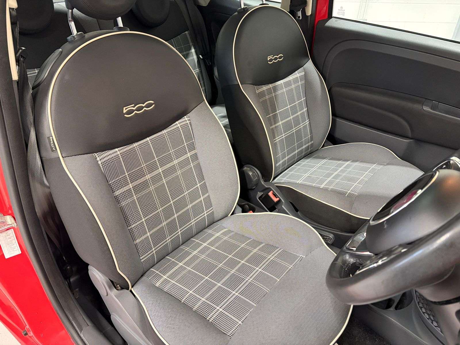 2017 FIAT 500 2017 FIAT 500