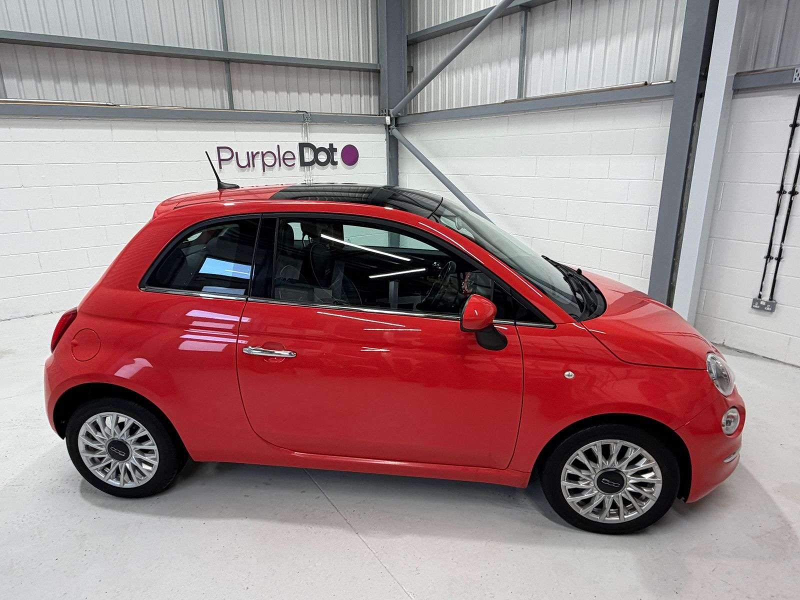 A 2017 FIAT 500 1.2 Lounge Hatchback 3dr Petrol Manual Euro 6 (s/s) (69 bhp) A 2017 FIAT 500 1.2 Lounge Hatchback 3dr Petrol Manual Euro 6 (s/s) (69 bhp)