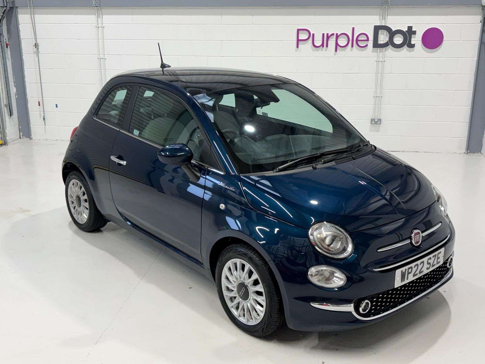 A 2022 FIAT 500 1.0 MHEV Dolcevita Hatchback 3dr Petrol Manual Euro 6 (s/s) (70 bhp) A 2022 FIAT 500 1.0 MHEV Dolcevita Hatchback 3dr Petrol Manual Euro 6 (s/s) (70 bhp)