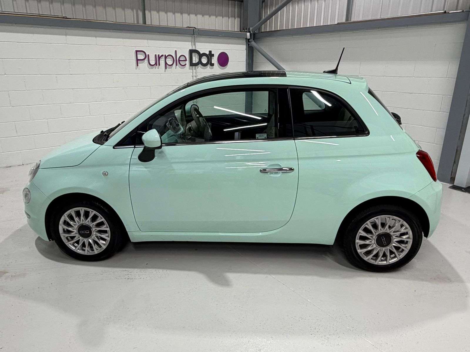A 2015 FIAT 500 0.9 TwinAir Lounge Hatchback 3dr Petrol Manual Euro 6 (s/s) (85 bhp) A 2015 FIAT 500 0.9 TwinAir Lounge Hatchback 3dr Petrol Manual Euro 6 (s/s) (85 bhp)