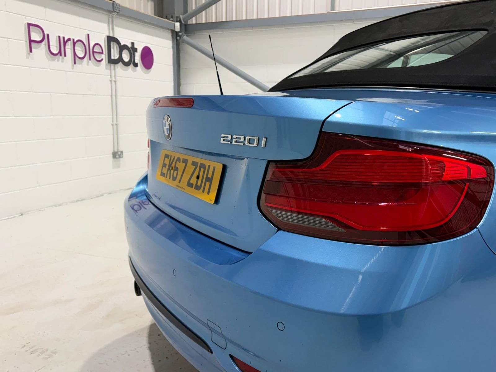 A 2017 BMW 2 SERIES 2.0 220i Sport Convertible 2dr Petrol Auto Euro 6 (s/s) (184 ps) A 2017 BMW 2 SERIES 2.0 220i Sport Convertible 2dr Petrol Auto Euro 6 (s/s) (184 ps)