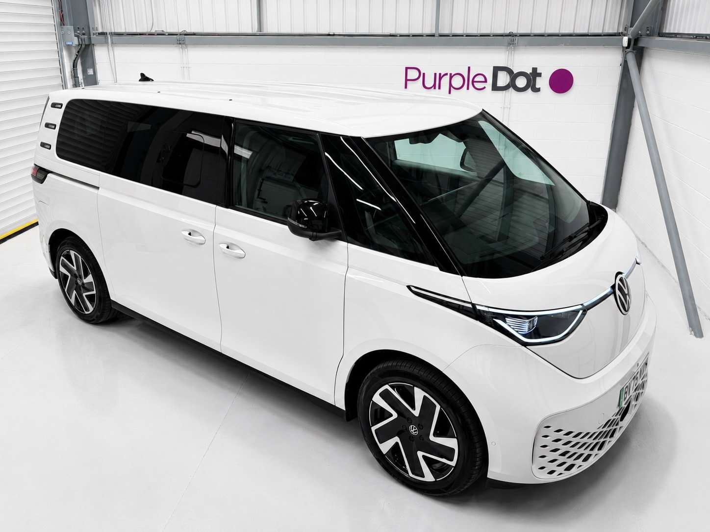 A 2025 VOLKSWAGEN ID. BUZZ Pro 86kWh Style MPV 5dr Electric Auto (LWB, 6Seat) (286 ps) A 2025 VOLKSWAGEN ID. BUZZ Pro 86kWh Style MPV 5dr Electric Auto (LWB, 6Seat) (286 ps)