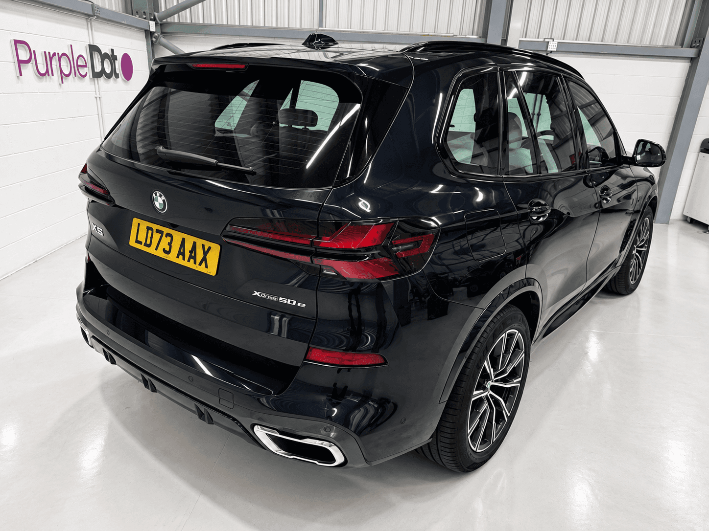 A 2023 BMW X5 3.0 50e 25.7kWh M Sport SUV 5dr Petrol Plug-in Hybrid Steptronic xDrive Euro 6 (s/s) (489 ps) A 2023 BMW X5 3.0 50e 25.7kWh M Sport SUV 5dr Petrol Plug-in Hybrid Steptronic xDrive Euro 6 (s/s) (489 ps)