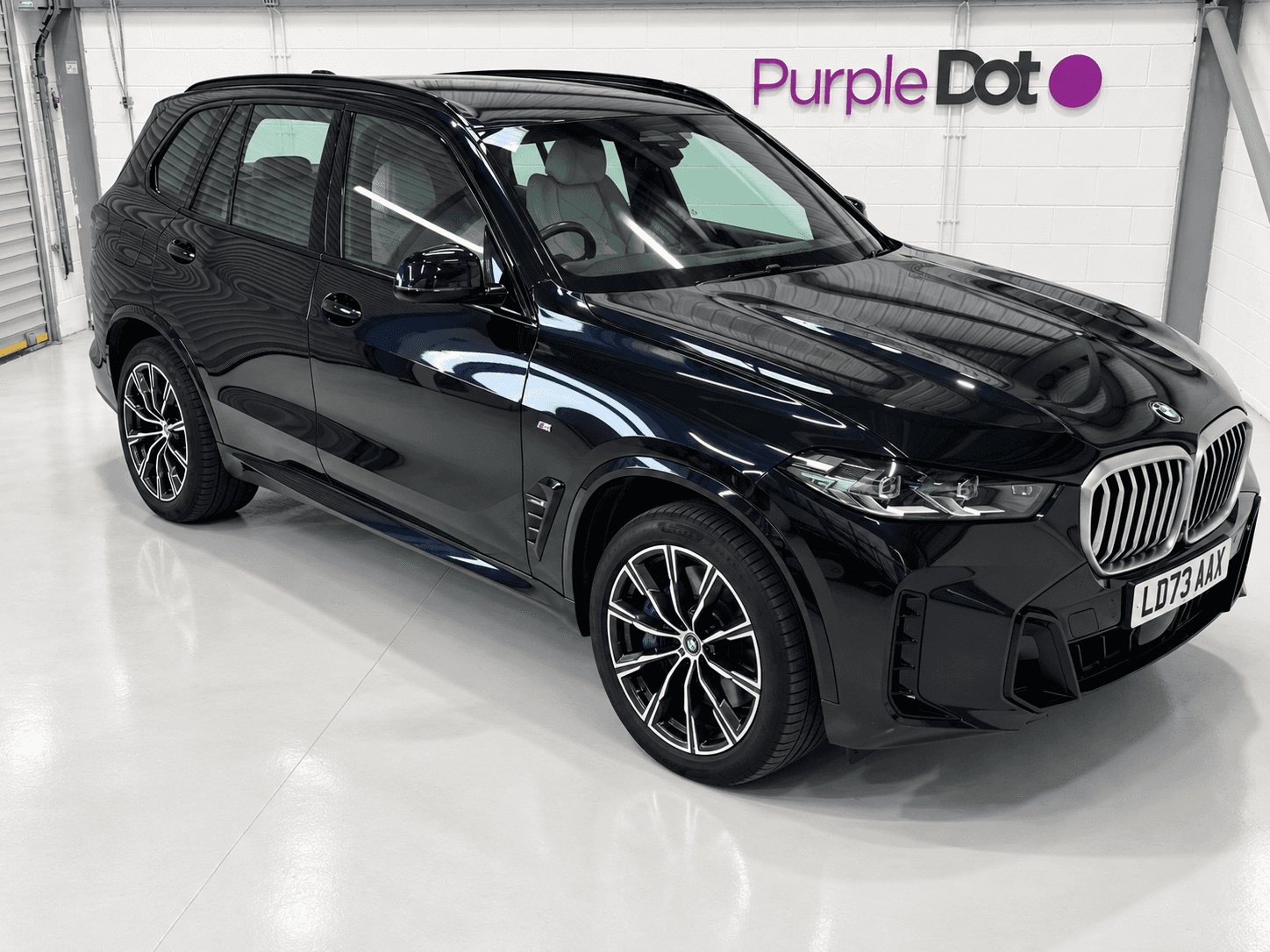 A 2023 BMW X5 3.0 50e 25.7kWh M Sport SUV 5dr Petrol Plug-in Hybrid Steptronic xDrive Euro 6 (s/s) (489 ps) A 2023 BMW X5 3.0 50e 25.7kWh M Sport SUV 5dr Petrol Plug-in Hybrid Steptronic xDrive Euro 6 (s/s) (489 ps)