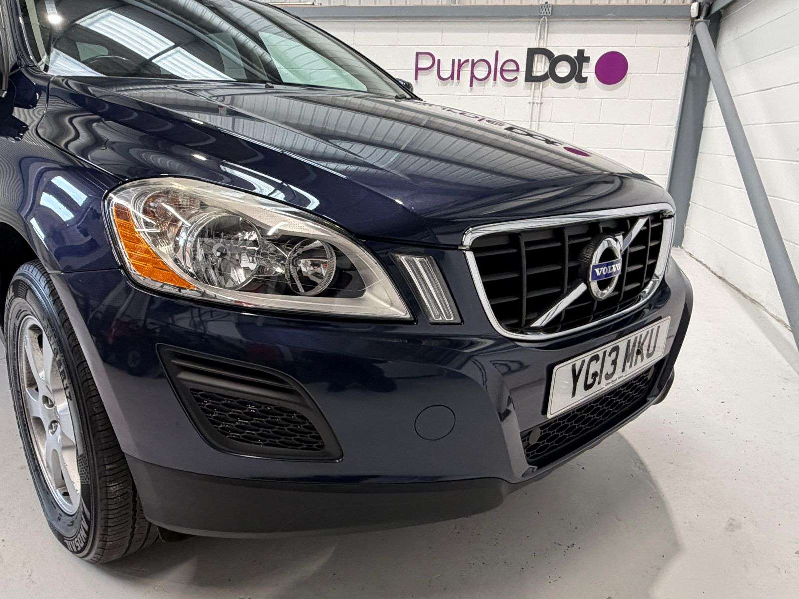 A 2013 VOLVO XC60 2.4 D4 SE Nav SUV 5dr Diesel Manual AWD Euro 5 (s/s) (163 ps) A 2013 VOLVO XC60 2.4 D4 SE Nav SUV 5dr Diesel Manual AWD Euro 5 (s/s) (163 ps)