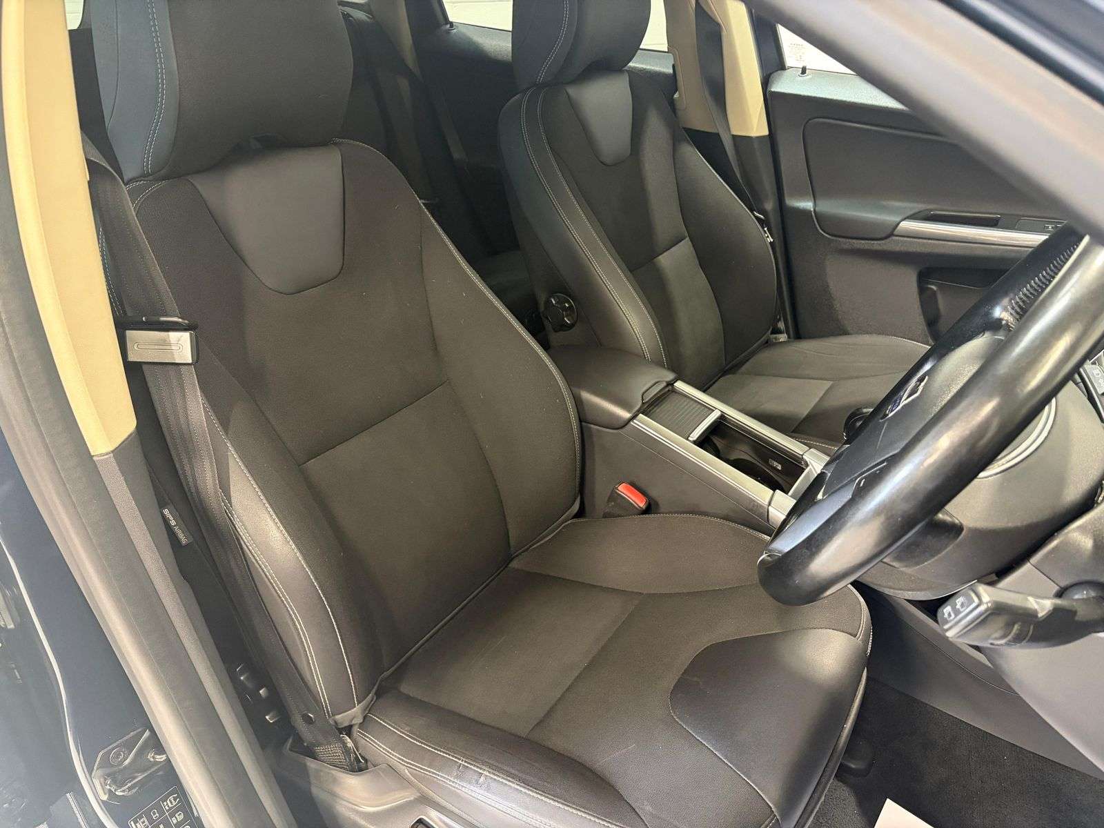 2013 VOLVO XC60 2013 VOLVO XC60