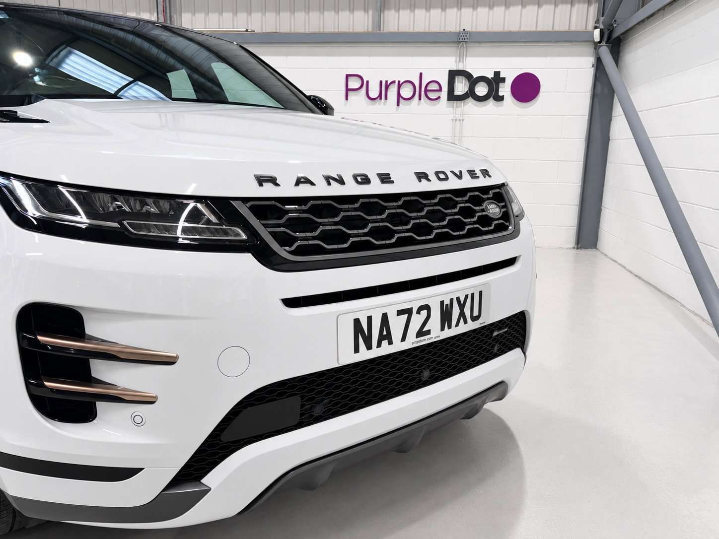 A 2022 LAND ROVER RANGE ROVER EVOQUE 2.0 D200 MHEV R-Dynamic S SUV 5dr Diesel Auto 4WD Euro 6 (s/s) (204 ps) A 2022 LAND ROVER RANGE ROVER EVOQUE 2.0 D200 MHEV R-Dynamic S SUV 5dr Diesel Auto 4WD Euro 6 (s/s) (204 ps)