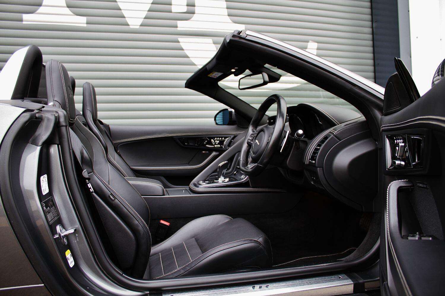 2017 JAGUAR F-TYPE 2017 JAGUAR F-TYPE