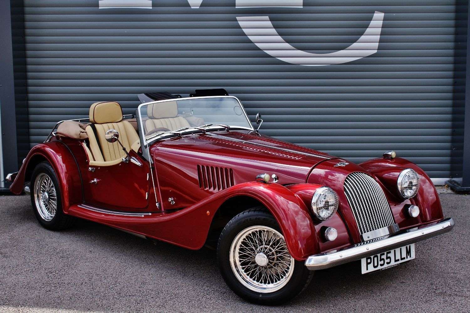 A 2005 MORGAN PLUS 4 PLUS FOUR A 2005 MORGAN PLUS 4 PLUS FOUR