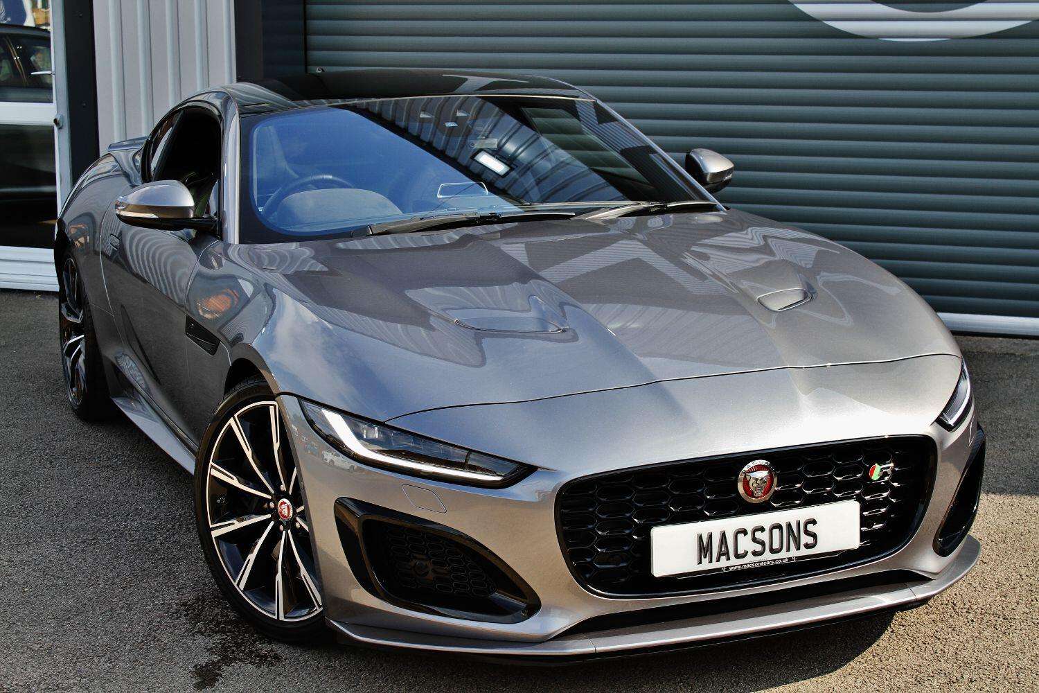 A 2020 JAGUAR F-TYPE 5.0 V8 R AWD A 2020 JAGUAR F-TYPE 5.0 V8 R AWD