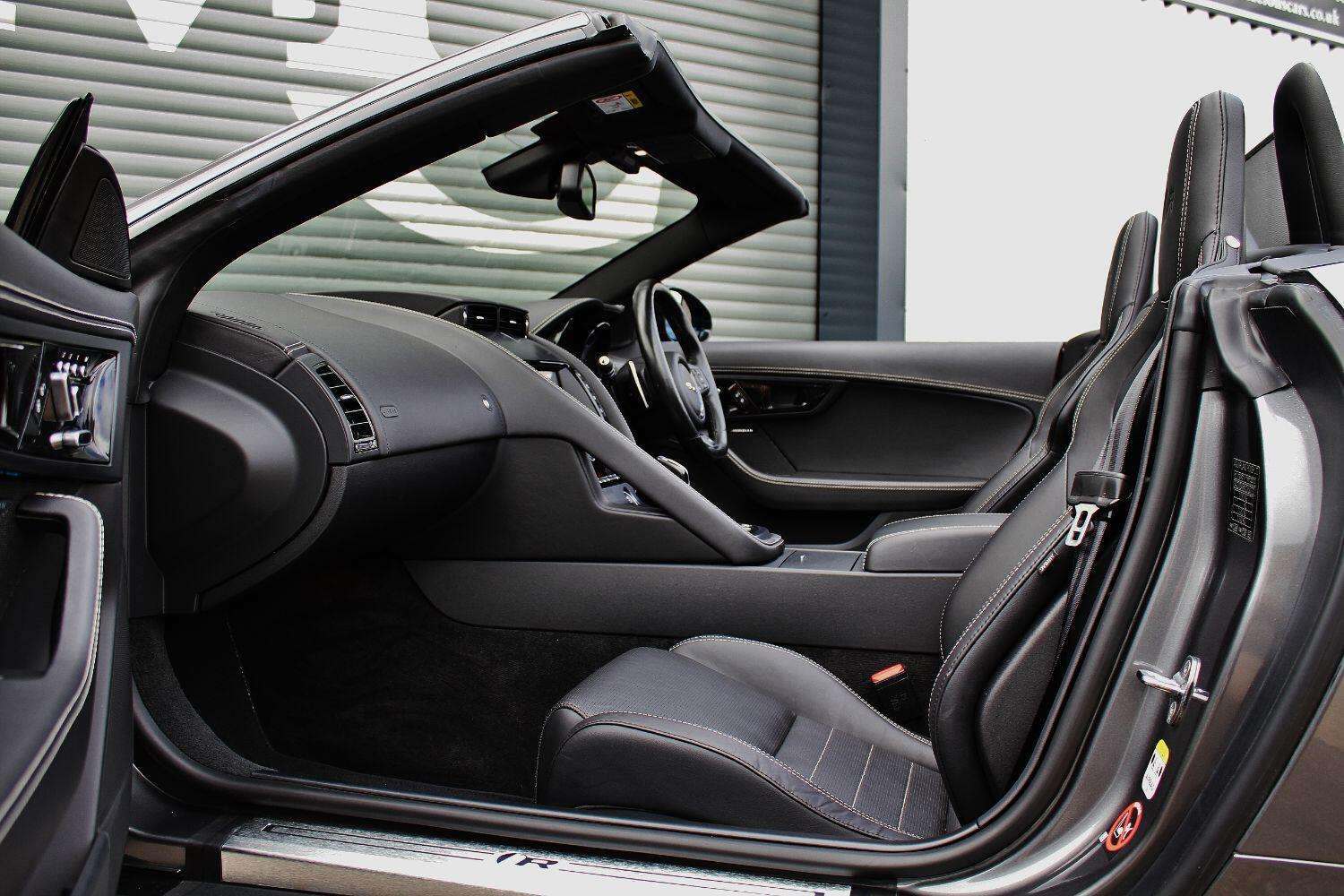 2017 JAGUAR F-TYPE 2017 JAGUAR F-TYPE