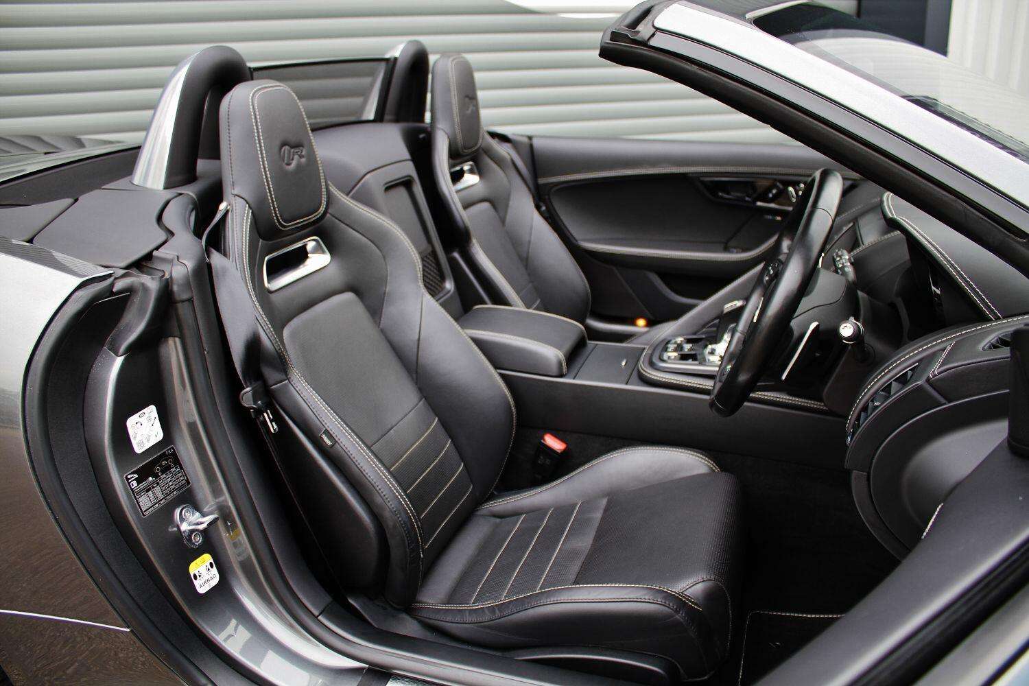 2017 JAGUAR F-TYPE 2017 JAGUAR F-TYPE