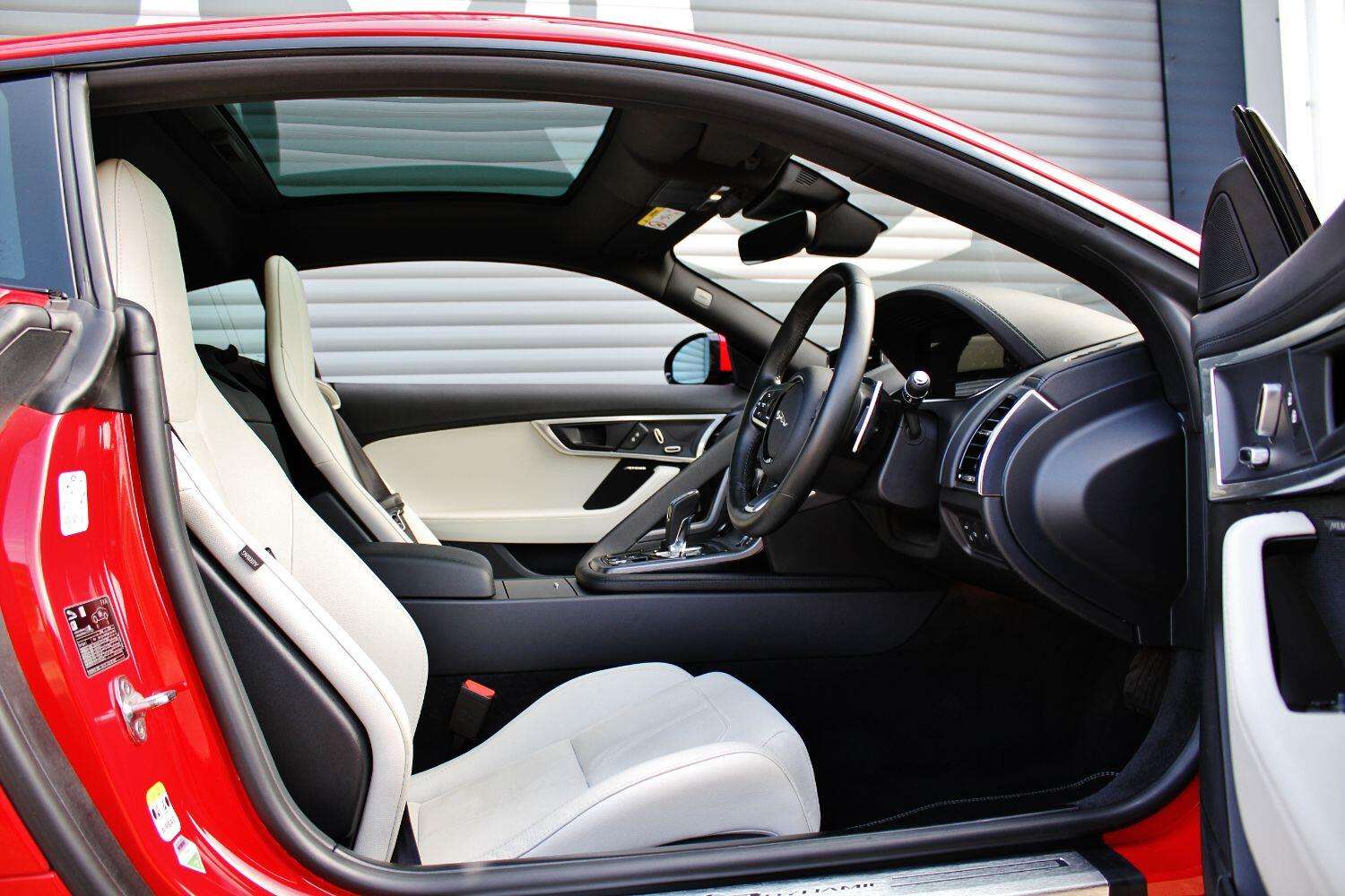 2022 JAGUAR F-TYPE 2022 JAGUAR F-TYPE