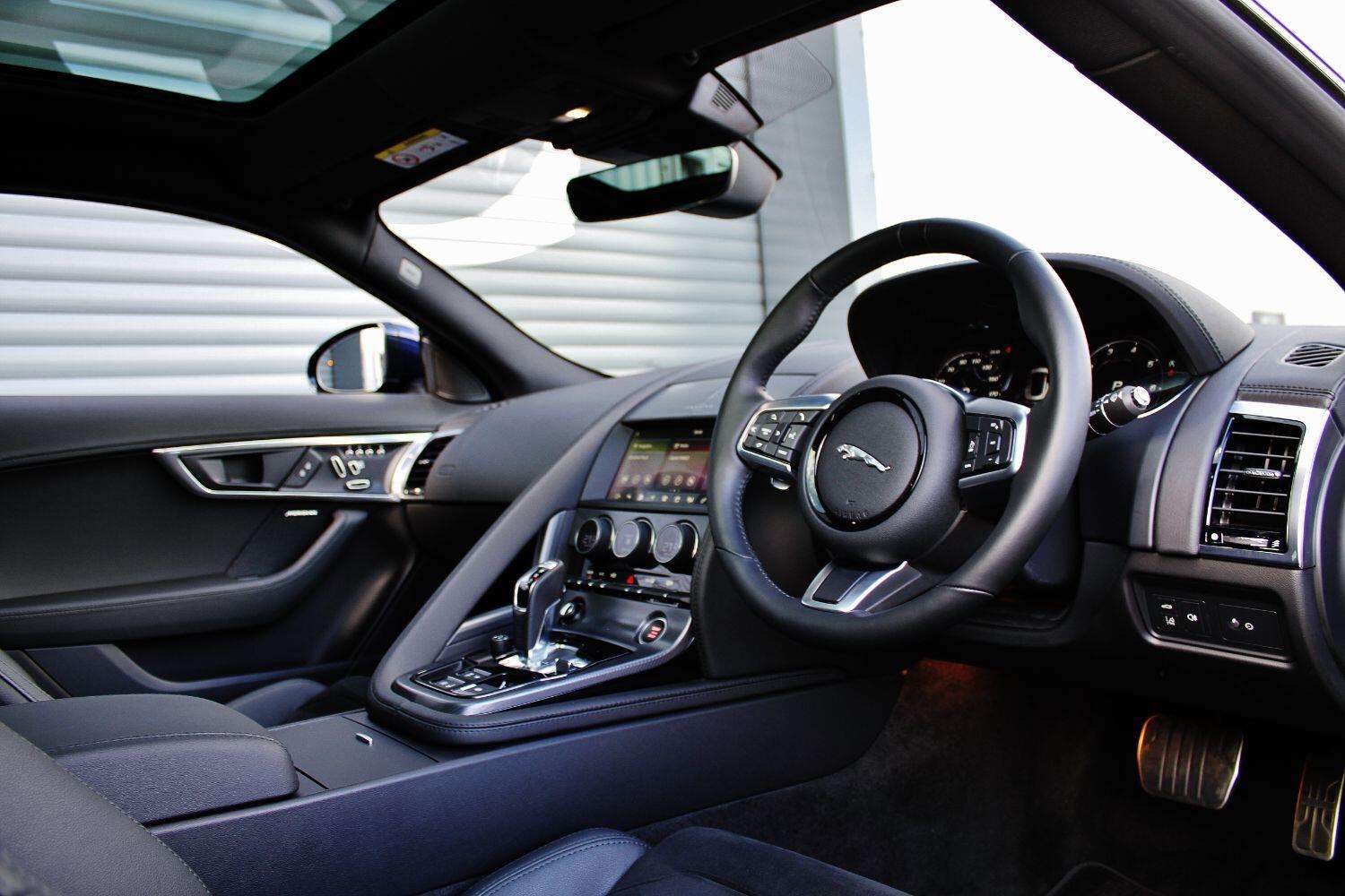 2022 JAGUAR F-TYPE 2022 JAGUAR F-TYPE